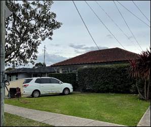 A car parked in a driveway

AI-generated content may be incorrect.